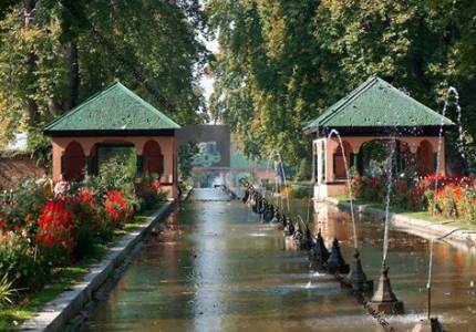 Amritsar to Kashmir Complete Tour: Srinagar, Gulmarg & Pahalgam
